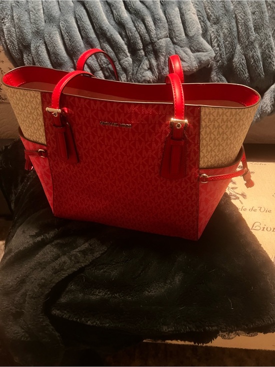 Michael Kors Handbags - Michael Kors Pink and Cream Signature Tote with Gold Hardware